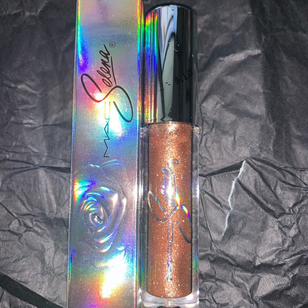 LIPGLASS/SELENA LA REINA Hey Dad Pizza!